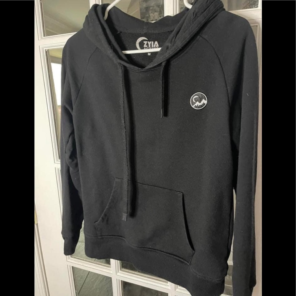 ZYIA medium mountain patch hoodie